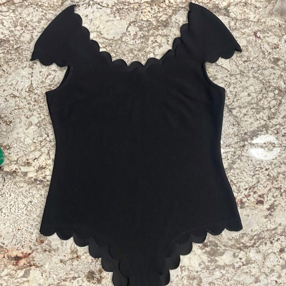 Shein Scalloped Bodysuit in Size Large (fits like medium)